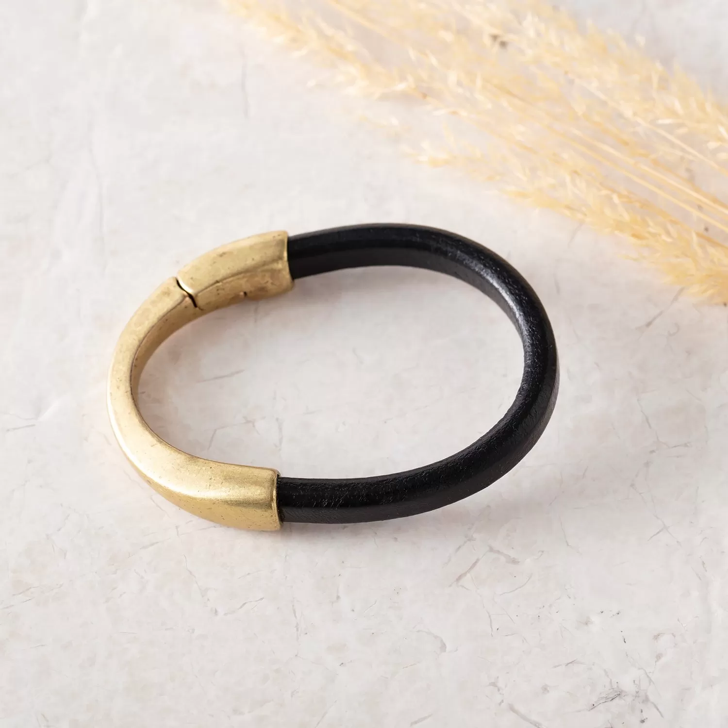 BA1 BK - Black Leather Bracelet with Arc Magnetic Clasp