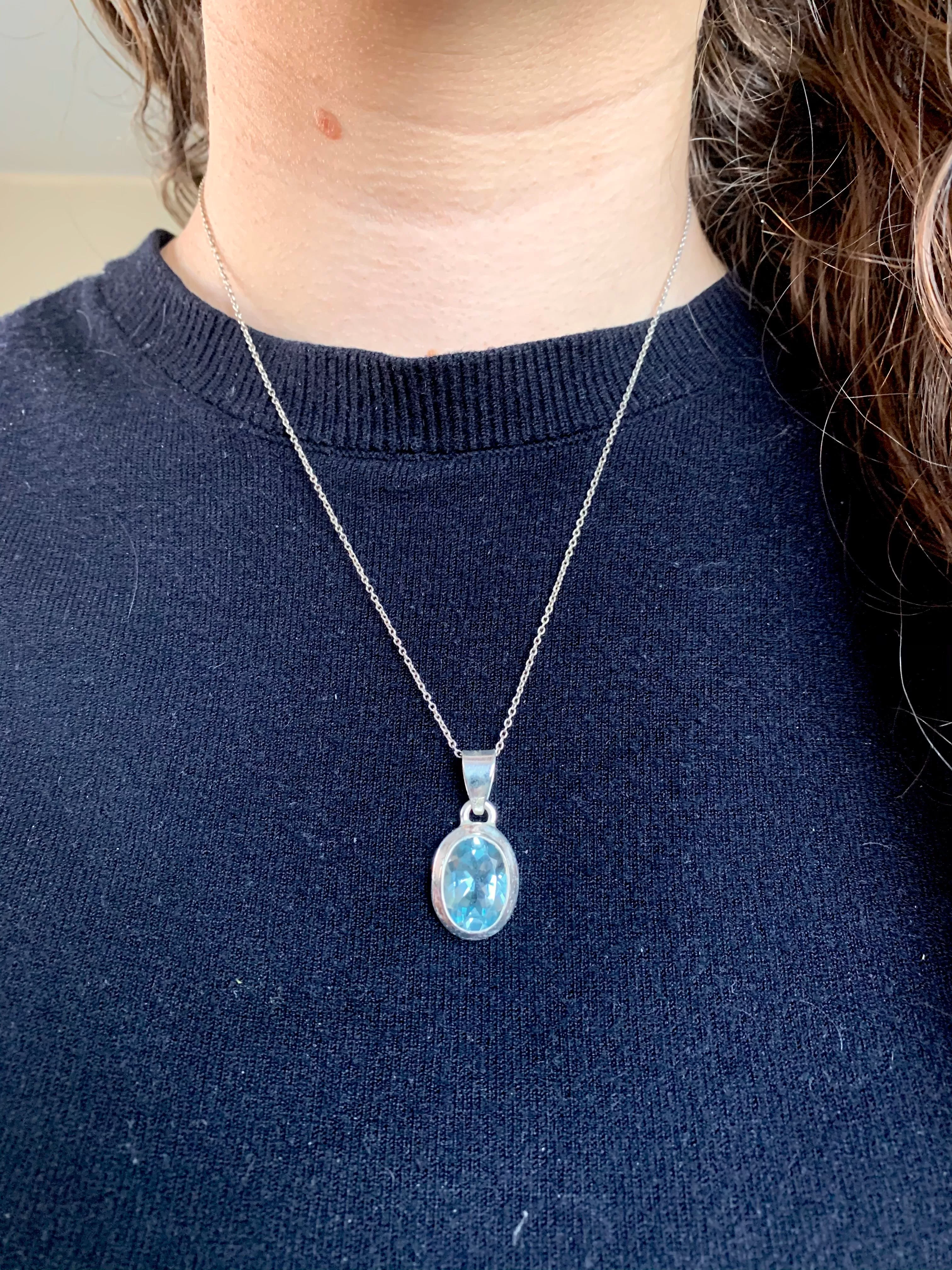 Blue Topaz Ansley Pendant - Medium Oval