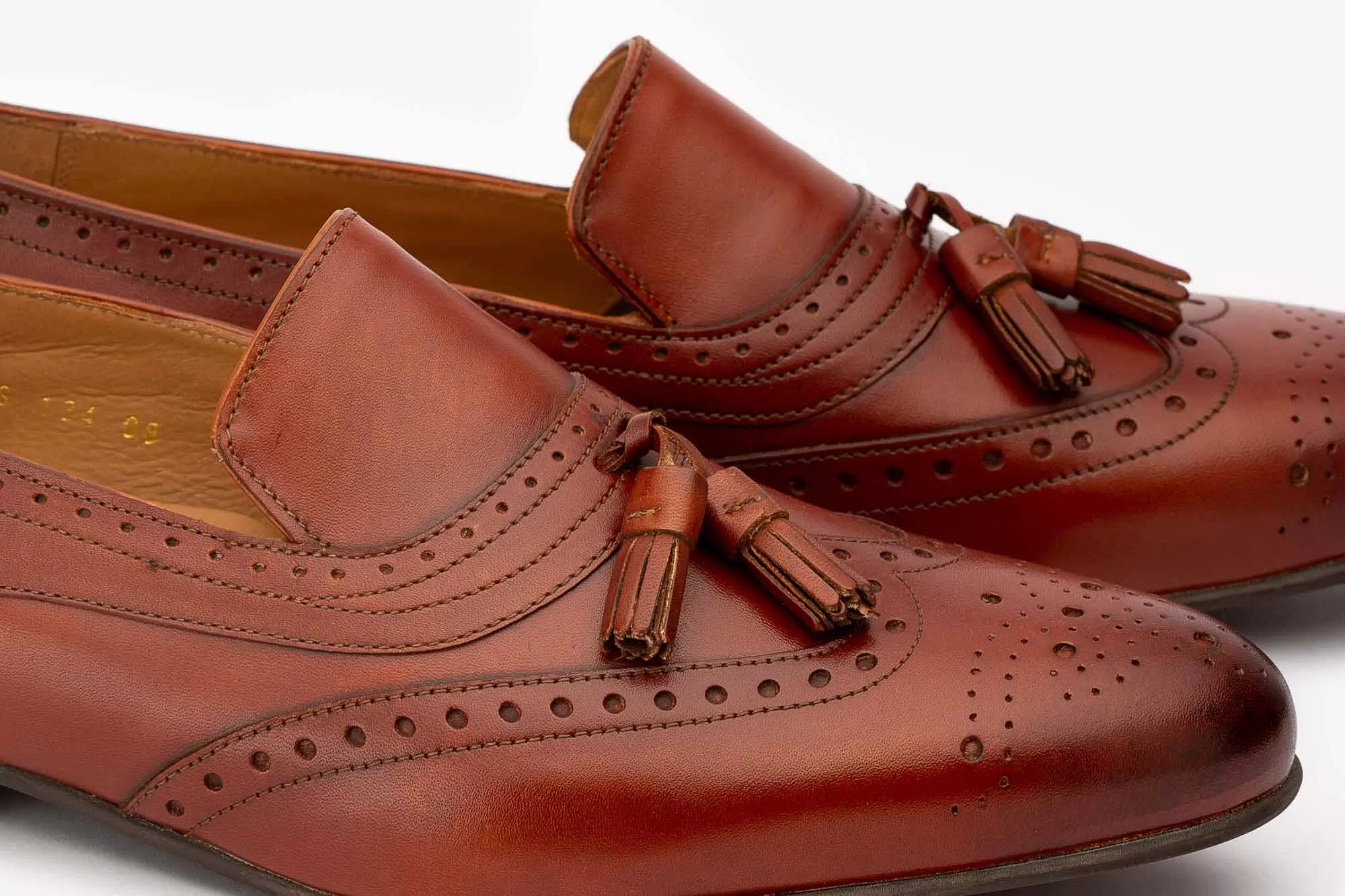 Wing Cap Brogue Tassel Loafer